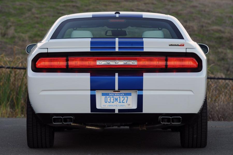  Dodge Challenger SRT8 392 2011 года  (фото 6 из 115)
